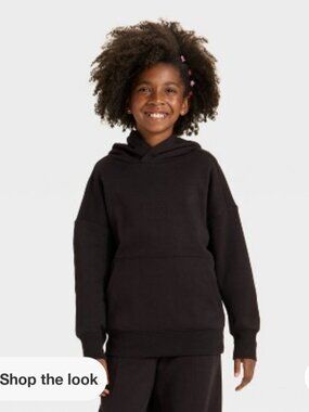 NWOT GIRLS MEDIUM ART CLASS BLACK SWEATSHIRT!